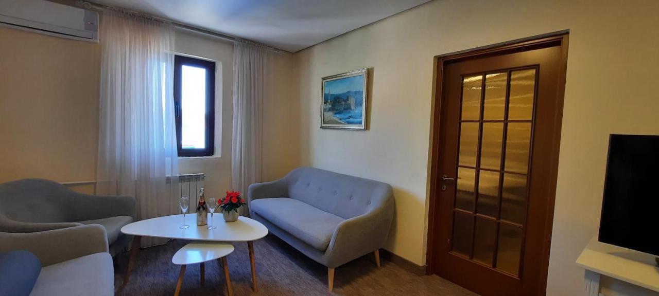Ambassador Apartments Petrovac 外观 照片
