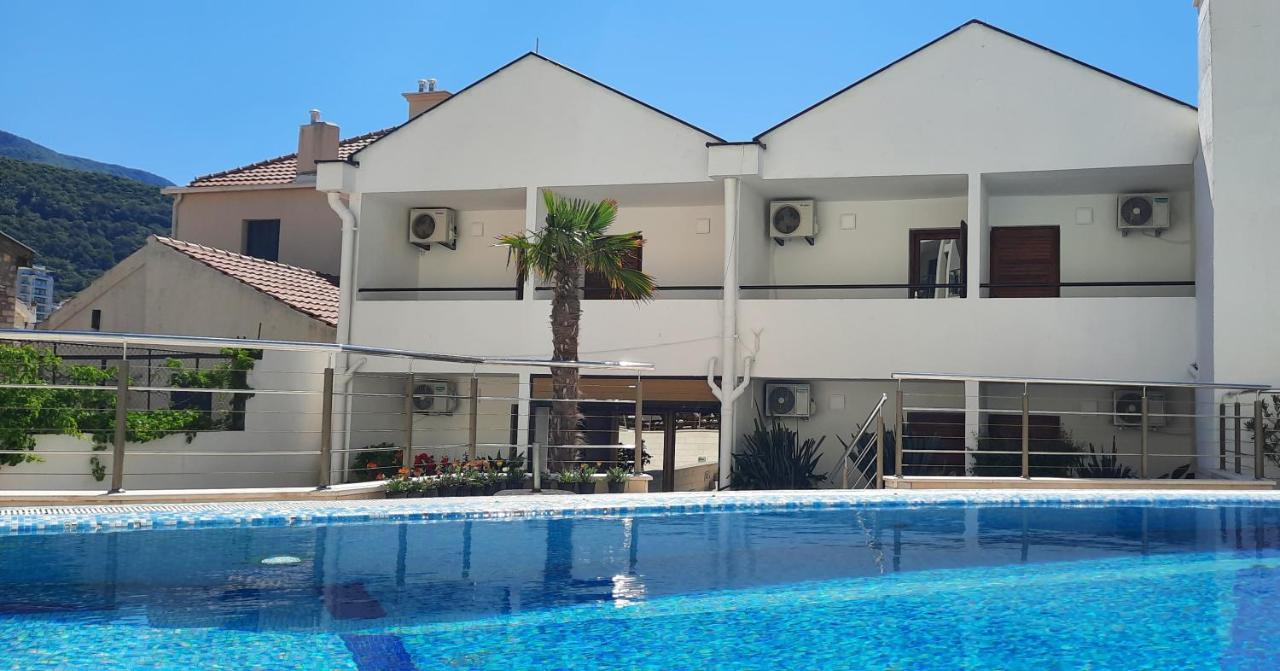 Ambassador Apartments Petrovac 外观 照片