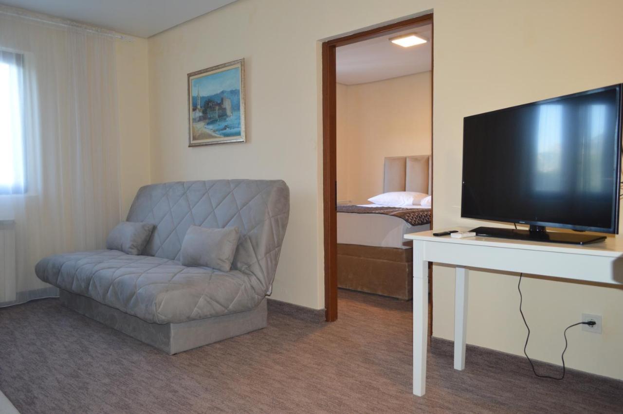 Ambassador Apartments Petrovac 外观 照片
