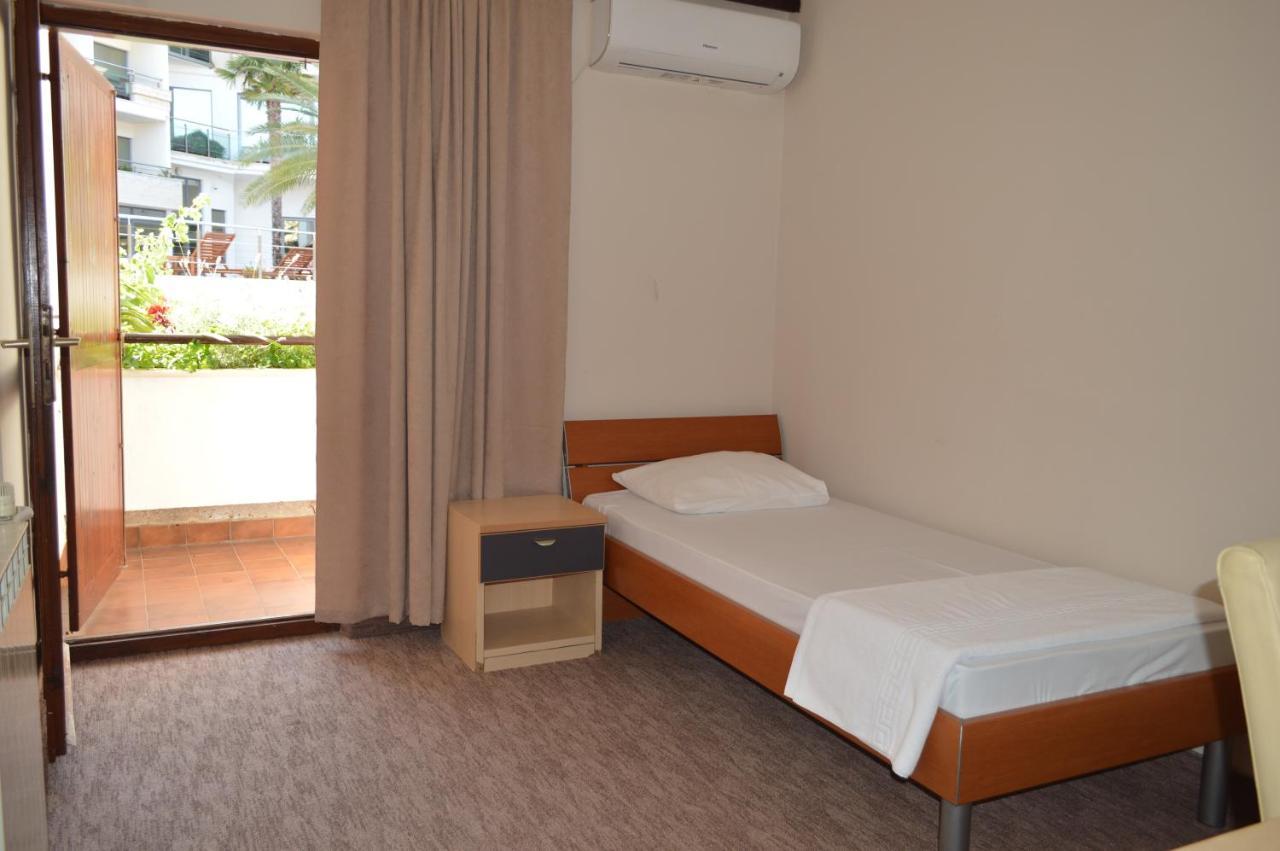 Ambassador Apartments Petrovac 外观 照片