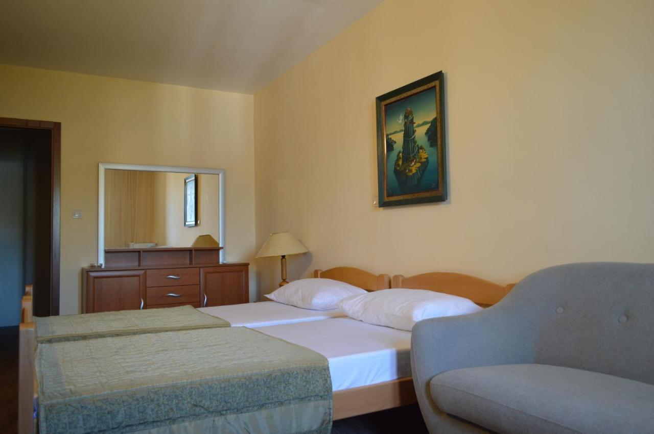 Ambassador Apartments Petrovac 外观 照片